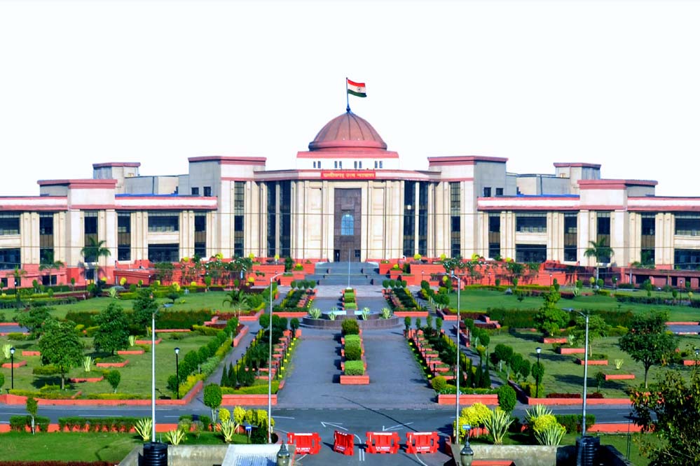 CIMS अस्पताल में गंदगी में रखा खाना! हाईकोर्ट ने डीन से मांगा जवाब