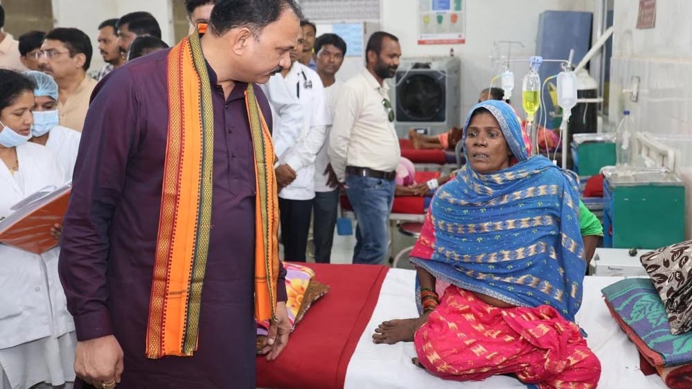 रायपुर : स्वास्थ्य मंत्री जायसवाल ने कोण्डागांव व फरसगांव में शासकीय अस्पतालों का किया निरीक्षण रायपुर : स्वास्थ्य मंत्री जायसवाल ने कोण्डागांव व फरसगांव में शासकीय अस्पतालों का किया निरीक्षण