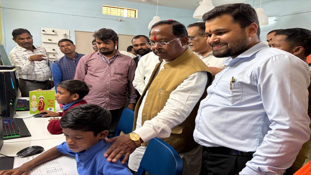 रायपुर : मंत्री रामविचार नेताम ने किया आश्रम के कल्पना कक्ष का निरीक्षण रायपुर : मंत्री रामविचार नेताम ने किया आश्रम के कल्पना कक्ष का निरीक्षण