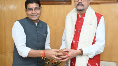 राज्यपाल रमेन डेका से राजभवन में मंत्री टंकराम वर्मा ने की सौजन्य भेंट…. राज्यपाल रमेन डेका से राजभवन में मंत्री टंकराम वर्मा ने की सौजन्य भेंट….