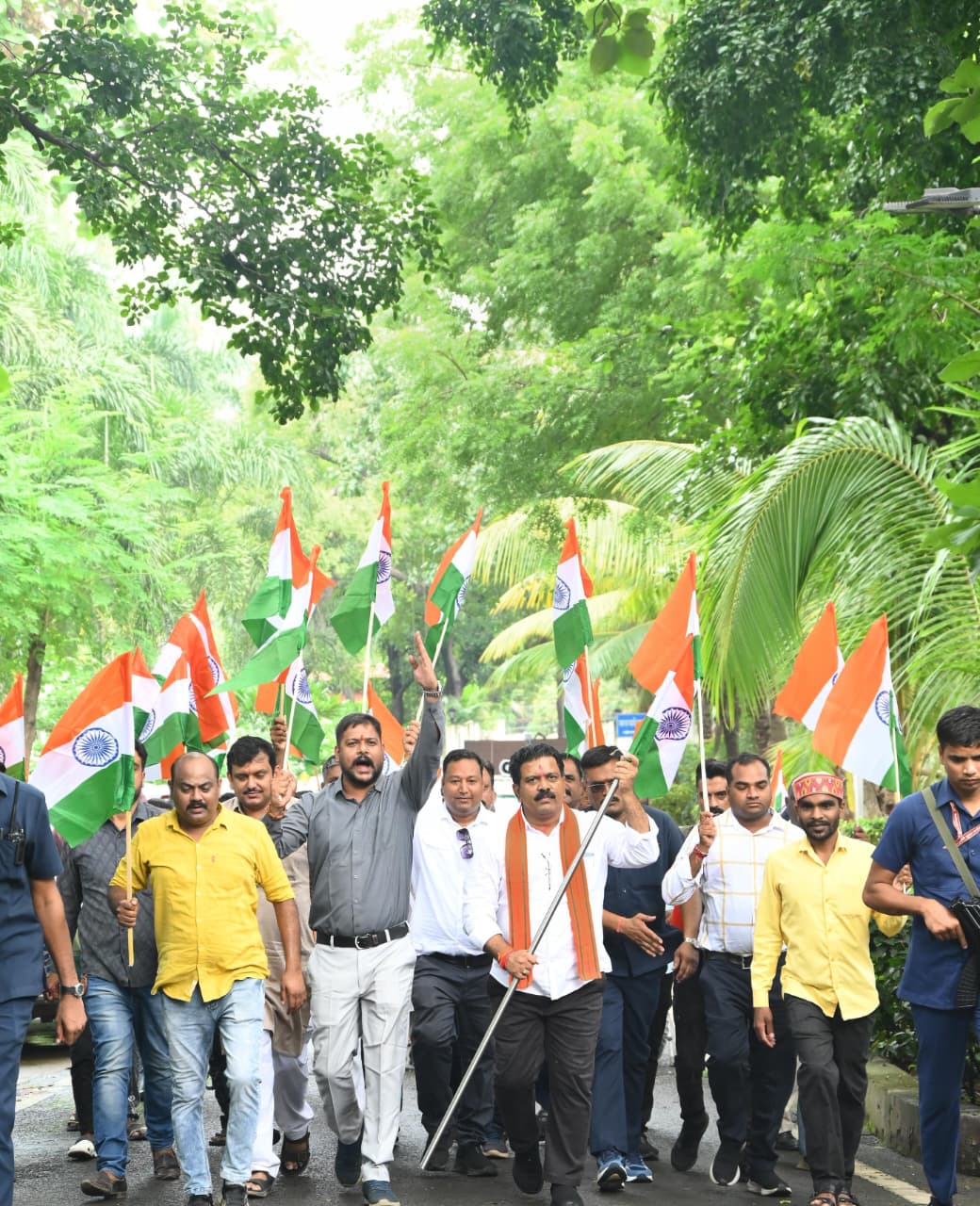 हर घर तिरंगा अभियान: उपमुख्यमंत्री विजय शर्मा ने आवास पर लगाया तिरंगा, दिया एकता व देशभक्ति का संदेश…
