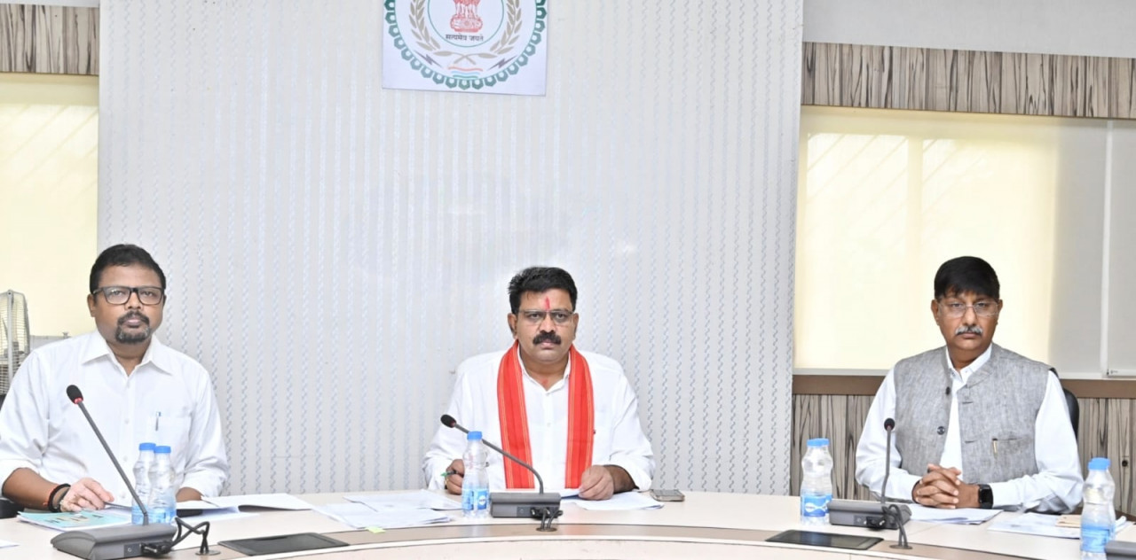 उपमुख्यमंत्री विजय शर्मा की अध्यक्षता में गृह विभाग की समीक्षा बैठक…. उपमुख्यमंत्री विजय शर्मा की अध्यक्षता में गृह विभाग की समीक्षा बैठक….