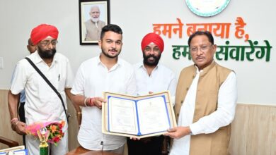 मुख्यमंत्री विष्णु देव साय से राष्ट्रपति सम्मान से सम्मानित देवाशीष और मनतृप्त कौर ने की सौजन्य मुलाकात…