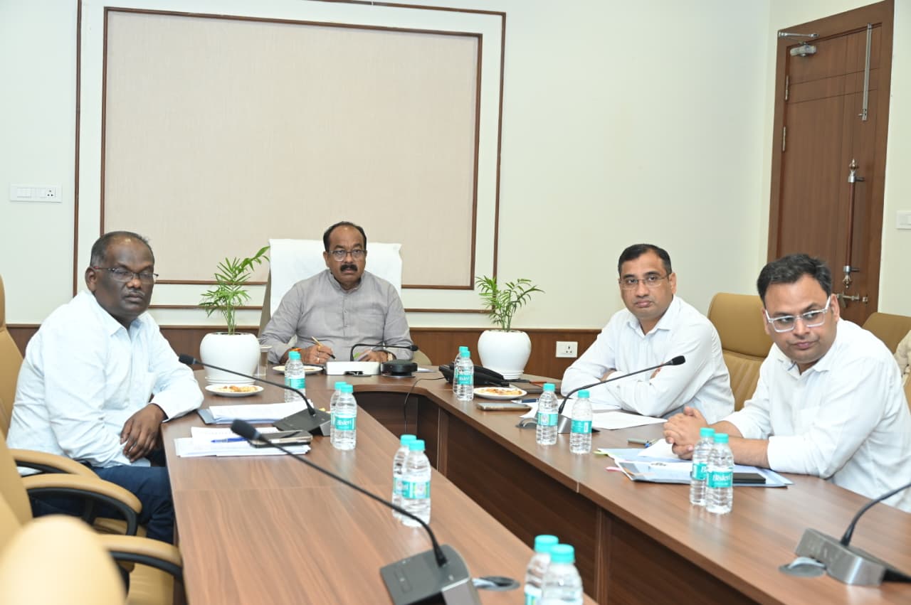 केन्द्रीय आवास और शहरी कार्य मंत्रालय की ऑनलाइन समीक्षा बैठक में शामिल हुए उप मुख्यमंत्री अरुण साव…. केन्द्रीय आवास और शहरी कार्य मंत्रालय की ऑनलाइन समीक्षा बैठक में शामिल हुए उप मुख्यमंत्री अरुण साव….