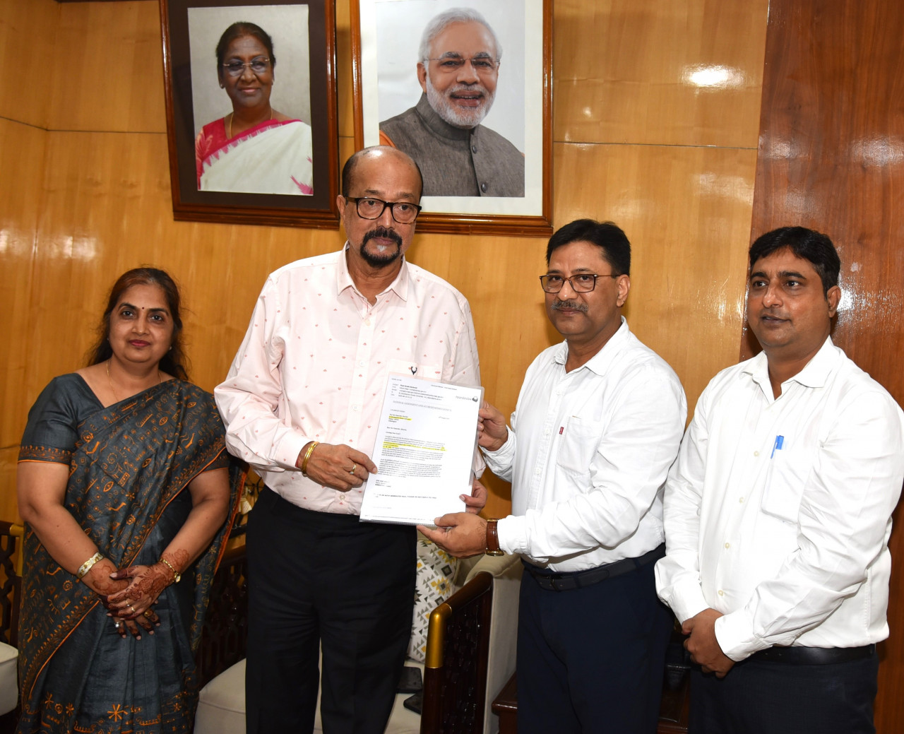 राज्यपाल डेका ने रविशंकर विश्वविद्यालय को नैक ए प्लस ग्रेड मिलने पर दी शुभकामनाएं…