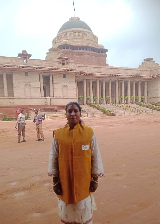राष्ट्रपति भवन में आयोजित एट होम रिसेप्शन में शामिल हुई बगीचा की सुमन तिर्की…