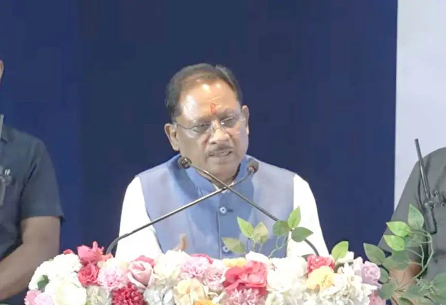 स्व. पद्मश्री सुरेंद्र दुबे की अंतिम कृति ‘मैं छत्तीसगढ़ बोलता हूं’ का विमोचन, CM साय बोले – अपनी कविताओं से सुरेंद्र दुबे ने छत्तीसगढ़ी भाषा का बढ़ाया मान….