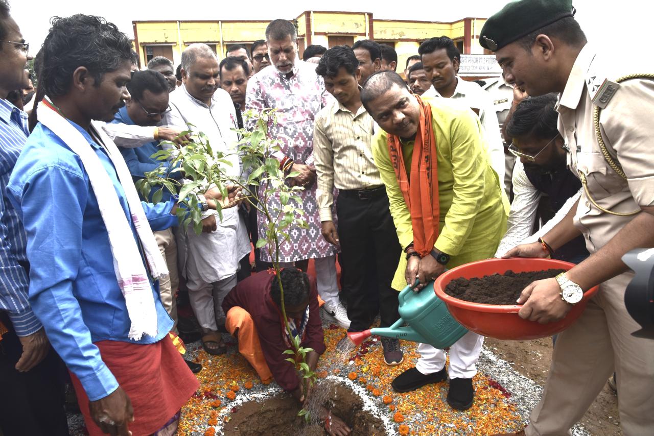 छत्तीसगढ़ देश का ऑक्सीजोन: वनमंत्री केदार कश्यप…. छत्तीसगढ़ देश का ऑक्सीजोन: वनमंत्री केदार कश्यप….