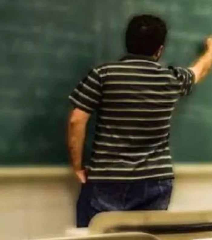 मास्टर जी का बड़ा कारनामा: एमपी और छत्तीसगढ़ दोनों जगह निकाल रहे सरकारी वेतन