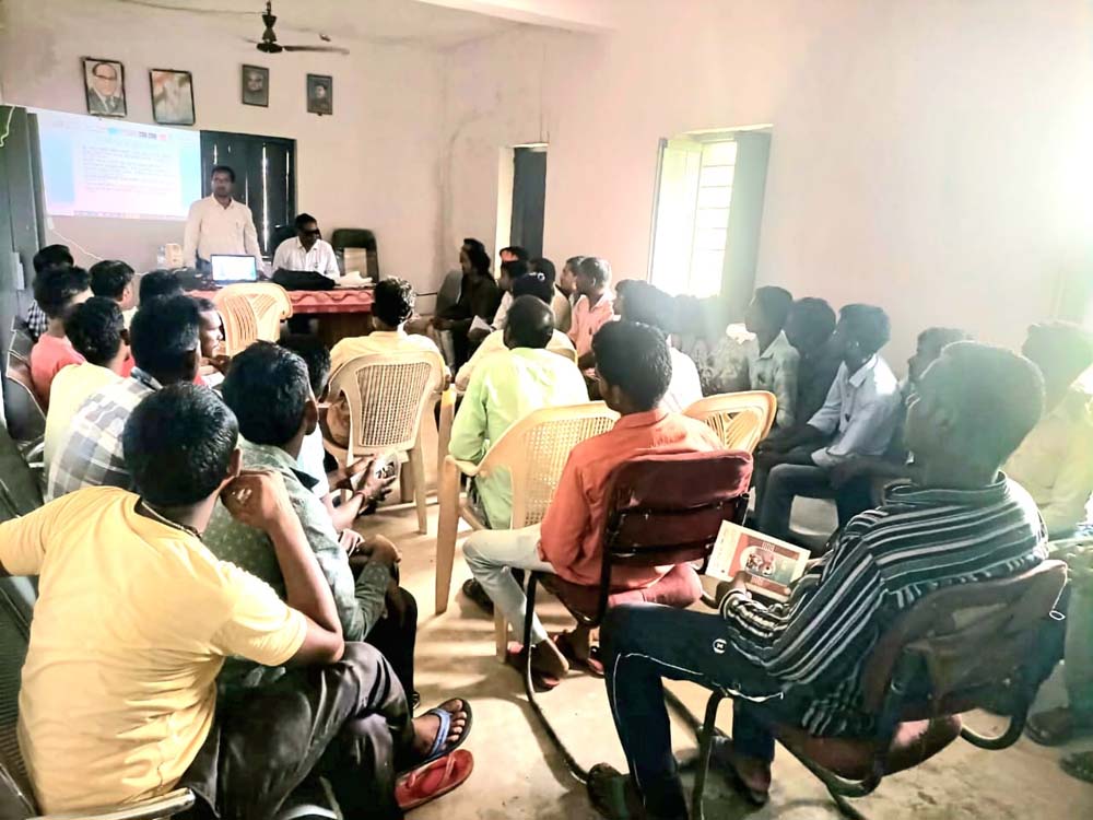 प्रधानमंत्री आवास योजना को गति देने अभिनव पहल, ग्रामीण युवाओं को राजमिस्त्री का निःशुल्क प्रशिक्षण प्रधानमंत्री आवास योजना को गति देने अभिनव पहल, ग्रामीण युवाओं को राजमिस्त्री का निःशुल्क प्रशिक्षण