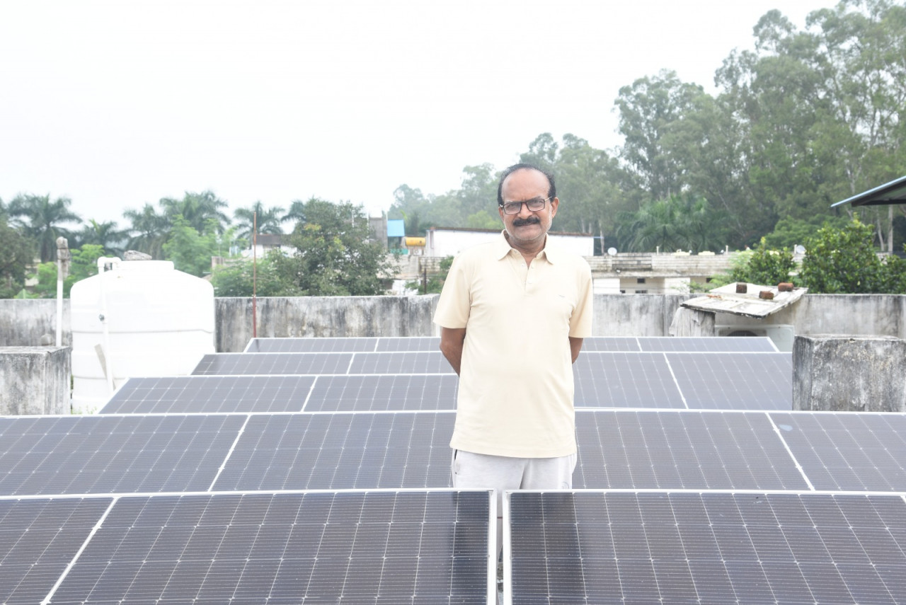 पीएम सूर्य घर योजना से अंबिकापुर के धीरेंद्र नाथ दुबे बने बिजली उत्पादक…