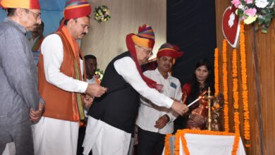 विधानसभा अध्यक्ष और लोक स्वास्थ्य एवं परिवार कल्याण मंत्री ने मेडिकल कॉलेज राजनांदगांव में ट्रॉमा सेंटर एवं भारत रत्न स्वर्गीय अटल बिहारी वाजपेयी जी की आदमकद प्रतिमा स्थापना के लिए किया भूमिपूजन…