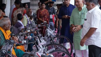 पर्यटन एवं संस्कृति मंत्री राजेश अग्रवाल ने दिव्यांगजनों को ट्रायसायकल एवं व्हीलचेयर का किया वितरण….