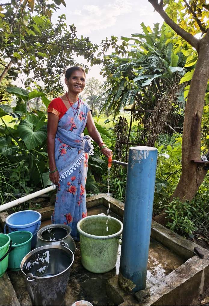 जल जीवन मिशन ने बदली जिंदगी : पहले सुबह का अधिकांश समय पानी के इंतजाम में ही निकल जाता था, पर अब घर पहुंच रहा पानी….