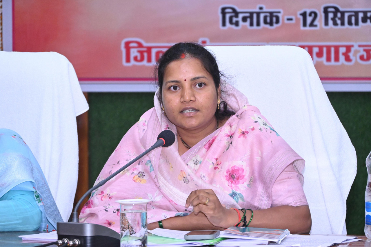 मंत्री श्रीमती लक्ष्मी राजवाड़े ने जशपुर में महिला एवं बाल विकास समाज कल्याण विभाग के अधिकारियों की संयुक्त बैठक ली…