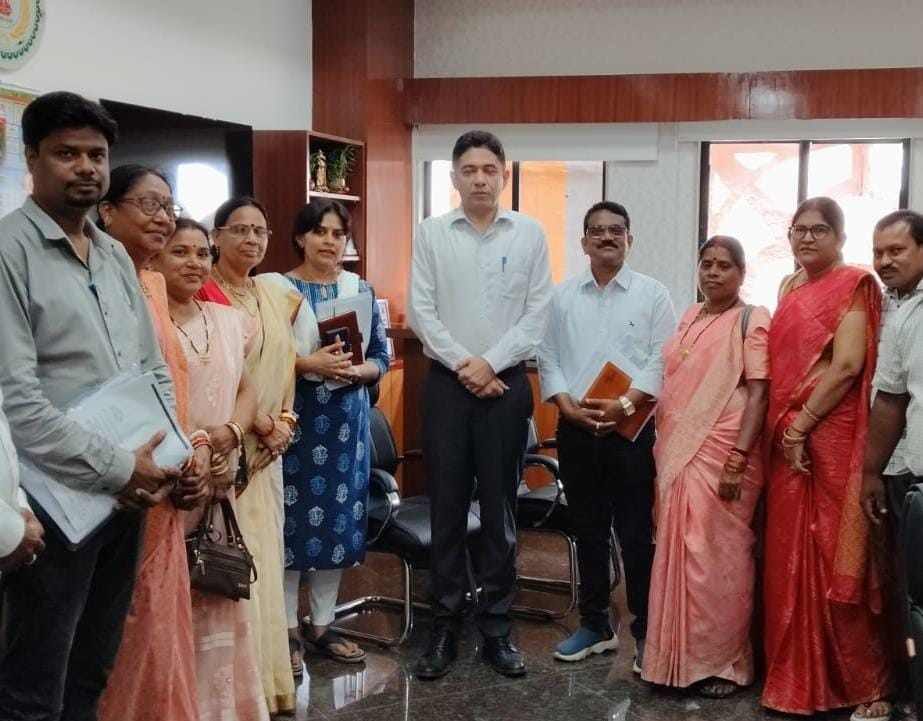 स्वास्थ्य सचिव अमित कटारिया से बातचीत के बाद मितानिनों का आंदोलन स्थगित…. स्वास्थ्य सचिव अमित कटारिया से बातचीत के बाद मितानिनों का आंदोलन स्थगित….