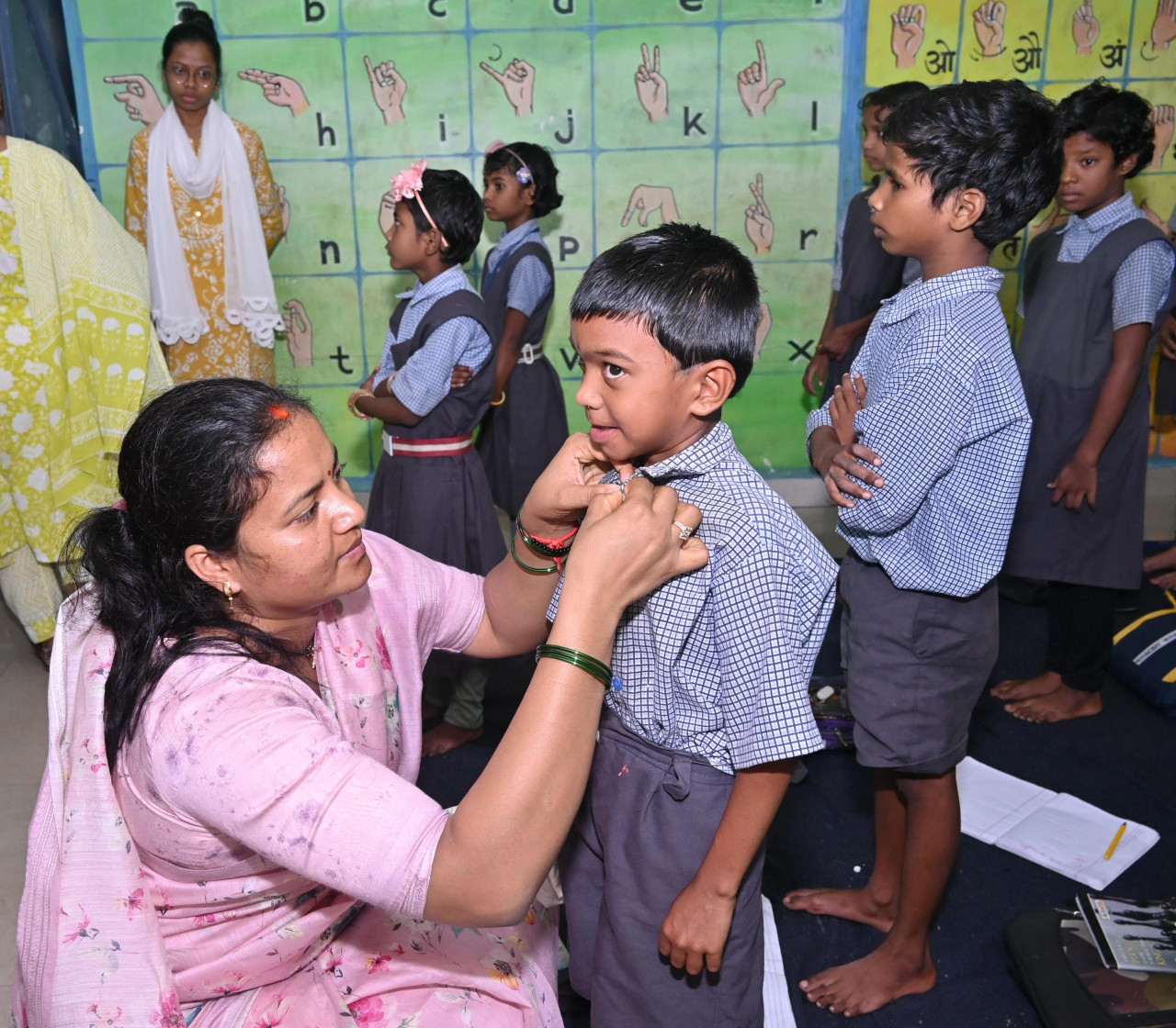 मंत्री श्रीमती राजवाड़े ने दिव्यांग बच्चों से की आत्मीय मुलाकात…