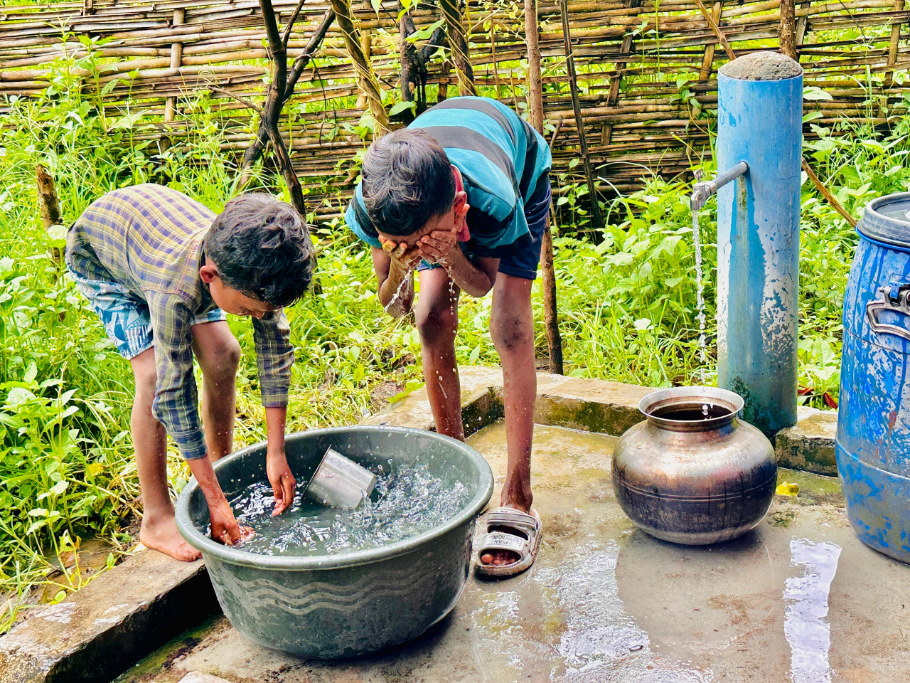 नियद नेल्लानार: नक्सल प्रभावित अचकट गांव में हर घर पहुंचा पीने का शुद्ध पानी….