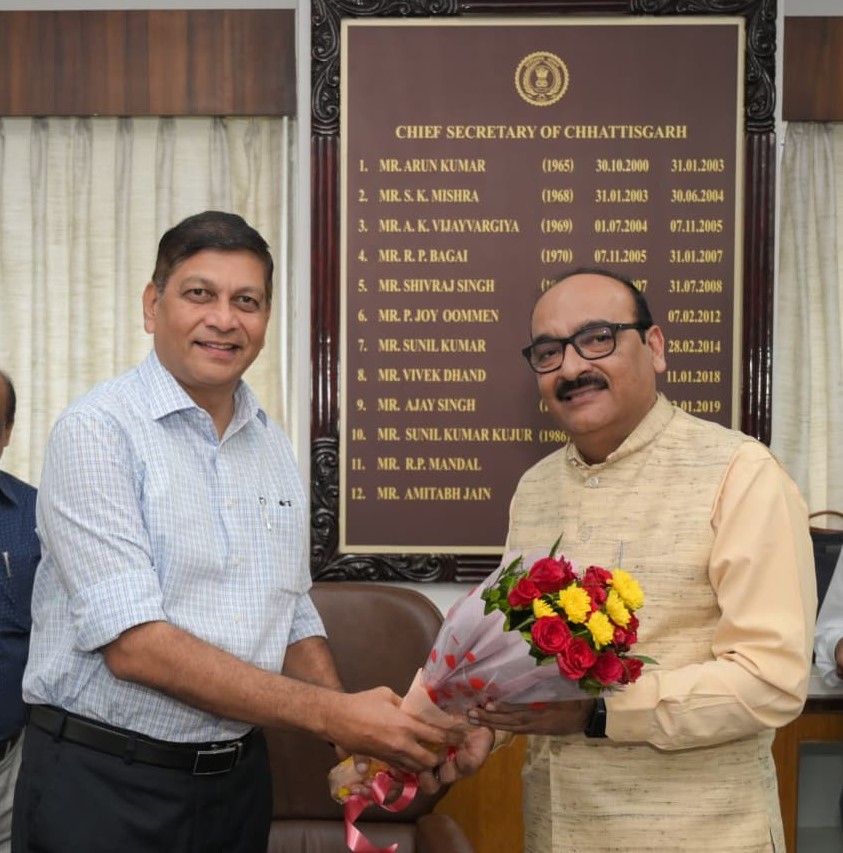 ’छत्तीसगढ़ के नवनियुक्त मुख्य सचिव विकासशील ने कार्यभार संभाला’….