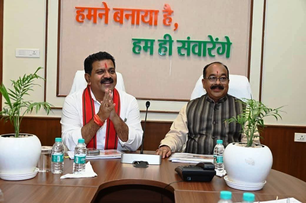 करसाय ता बस्तर बरसाय ता बस्तर : उप मुख्यमंत्री द्वय अरुण साव और विजय शर्मा ने बस्तर ओलंपिक की तैयारियों की समीक्षा की…..