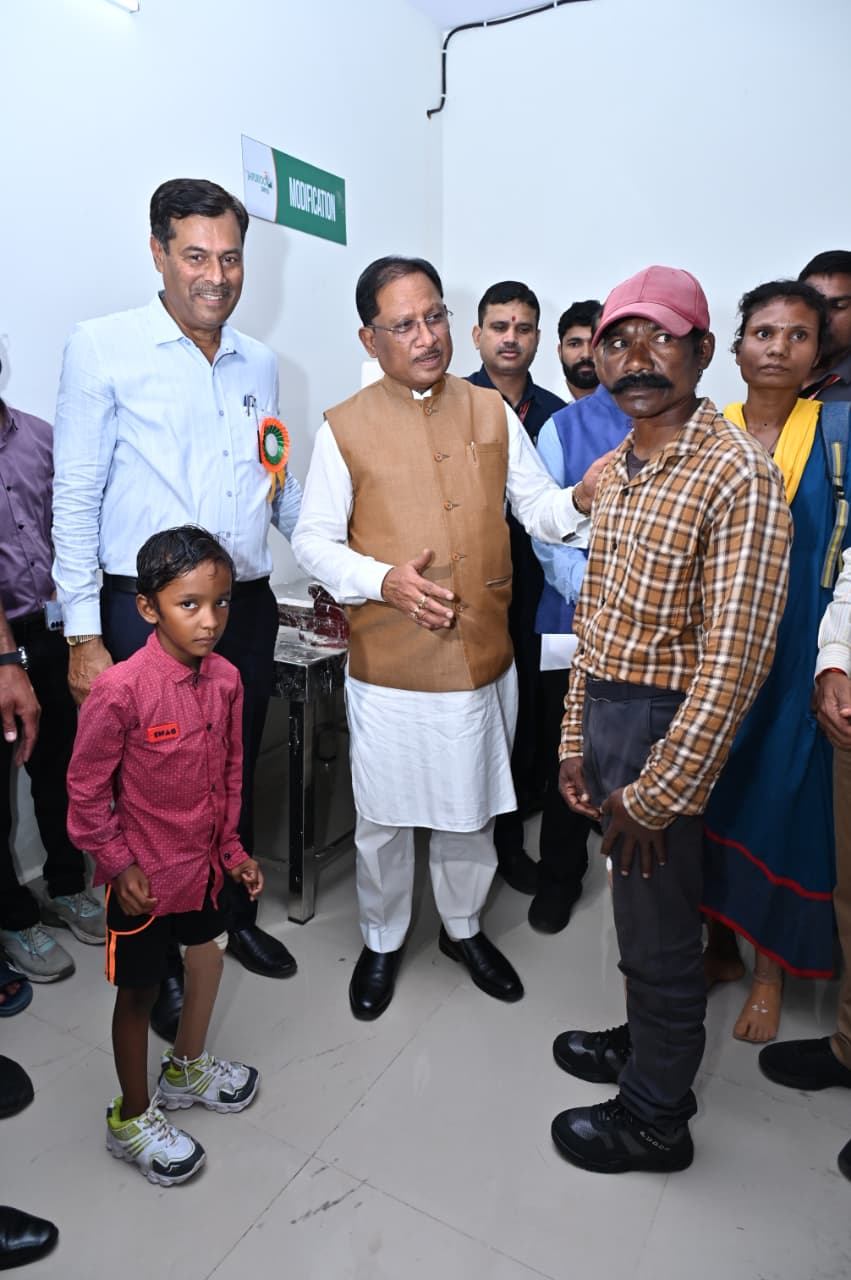 कृत्रिम पैर मिलने से दिव्यांगों को मिली जीने की नई राह….