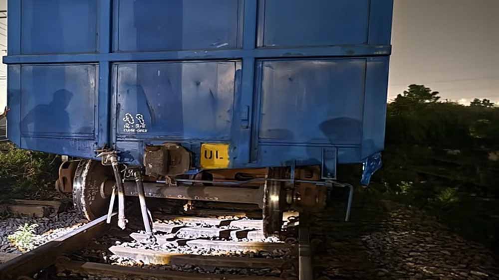 अहिवारा से भिलाई-3 जा रही मालगाड़ी डिरेल, एक डिब्बा पटरी से उतरा