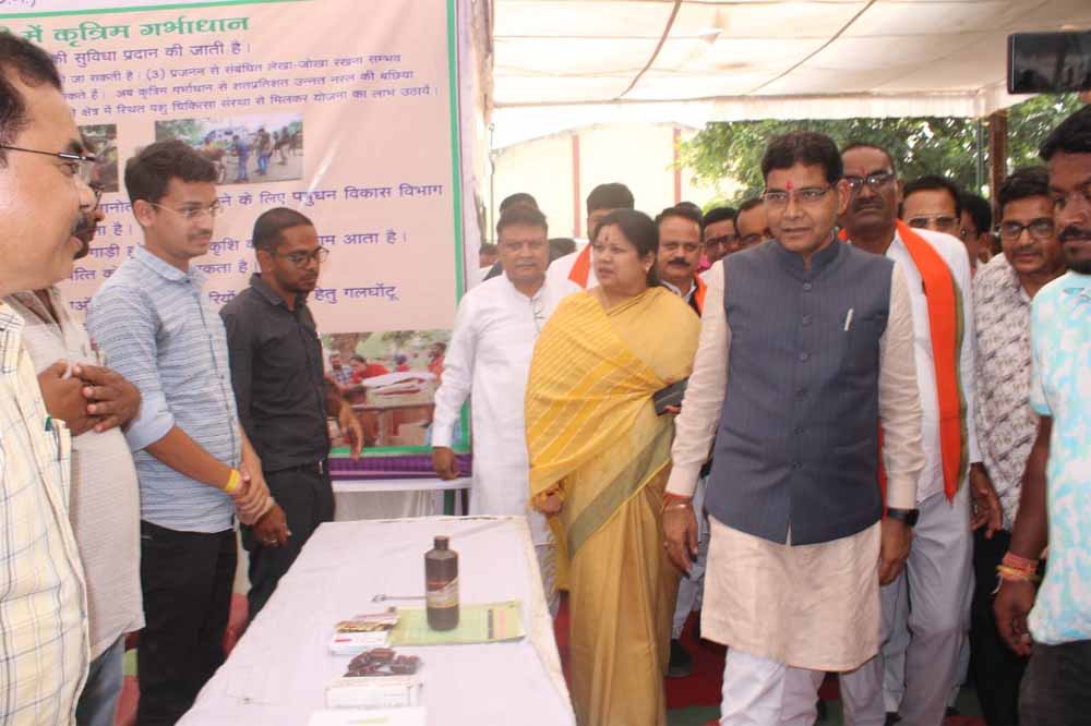 ‘किसान हैं विकसित भारत की रीढ़, तिलहन उत्पादन से बढ़ेगी आत्मनिर्भरता’ : मंत्री टंक राम वर्मा ‘किसान हैं विकसित भारत की रीढ़, तिलहन उत्पादन से बढ़ेगी आत्मनिर्भरता’ : मंत्री टंक राम वर्मा