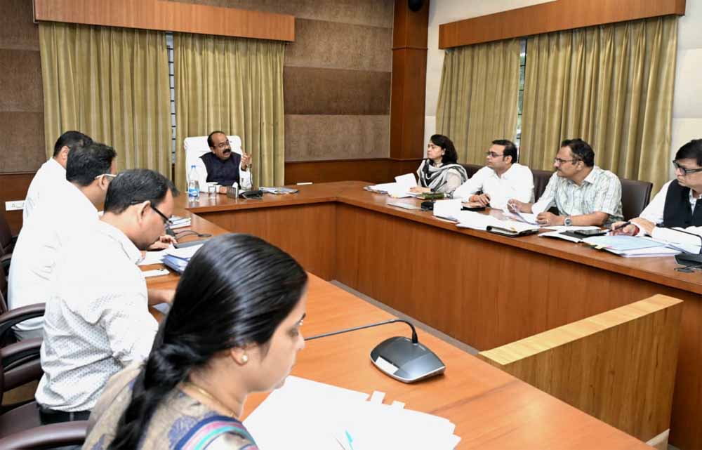 उप मुख्यमंत्री अरुण साव ने नगरीय प्रशासन विभाग के कार्यों की समीक्षा की उप मुख्यमंत्री अरुण साव ने नगरीय प्रशासन विभाग के कार्यों की समीक्षा की