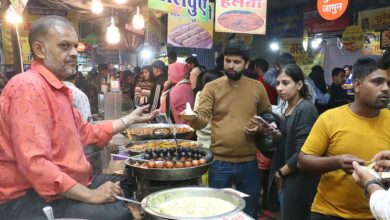 इंदौर : सराफा चौपाटी में परंपरागत व्यंजनों की दुकानों को लेकर निगम की बैठक, सैंडविच और चाइनिज स्टॉल पर उठे सवाल