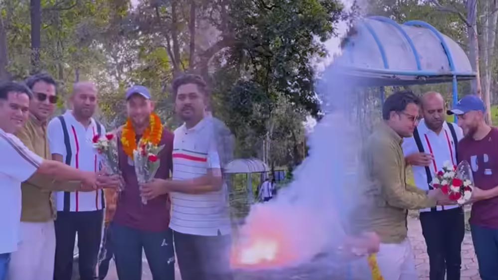 पहलगाम हमले में बीजेपी कार्यकर्ता की जान बचाने वाले नजाकत अहमद शाह का छत्तीसगढ़ में भव्य स्वागत पहलगाम हमले में बीजेपी कार्यकर्ता की जान बचाने वाले नजाकत अहमद शाह का छत्तीसगढ़ में भव्य स्वागत