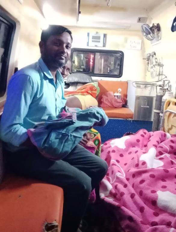 एम्बुलेंस बनी जन्मस्थली : 108 संजीवनी एक्सप्रेस में गूंजी किलकारी, मां-बेटी दोनों स्वस्थ….