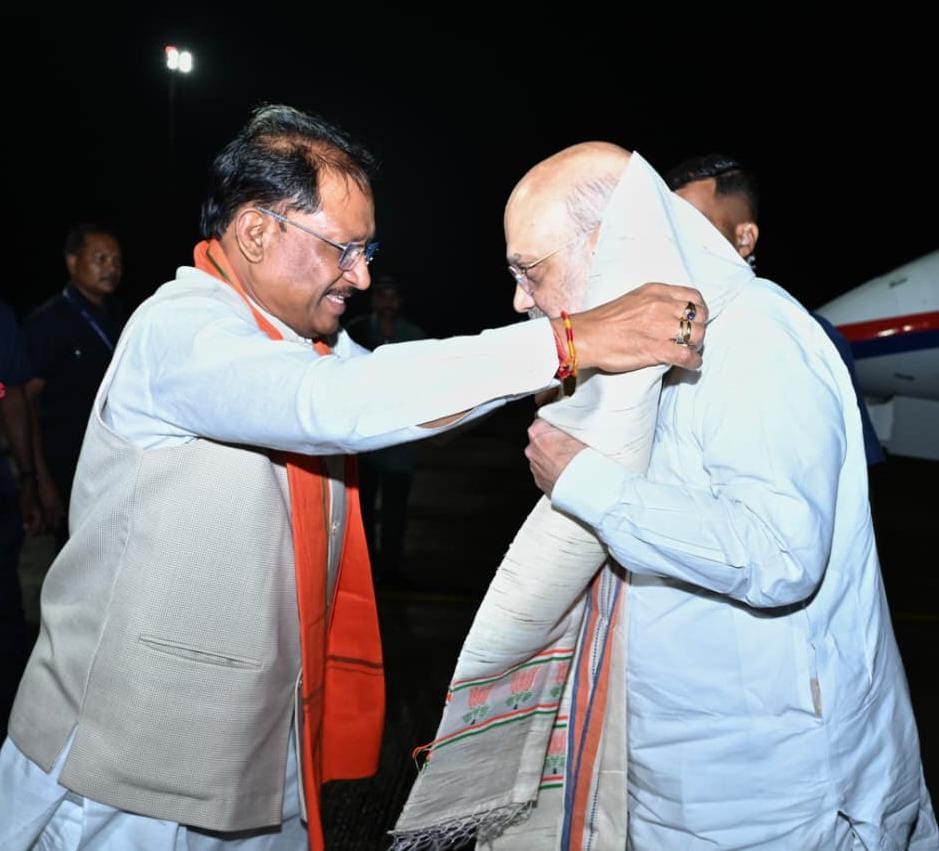 केंद्रीय गृह मंत्री अमित शाह का मुख्यमंत्री विष्णुदेव साय ने स्वामी विवेकानंद विमानतल पर किया आत्मीय स्वागत….