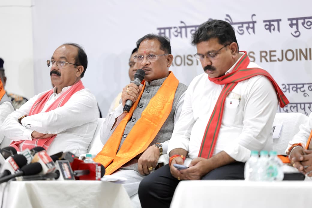 मुख्यधारा में लौटे माओवादी कैडर — बस्तर में शांति, विश्वास और विकास की नई सुबह : मुख्यमंत्री विष्णु देव साय….
