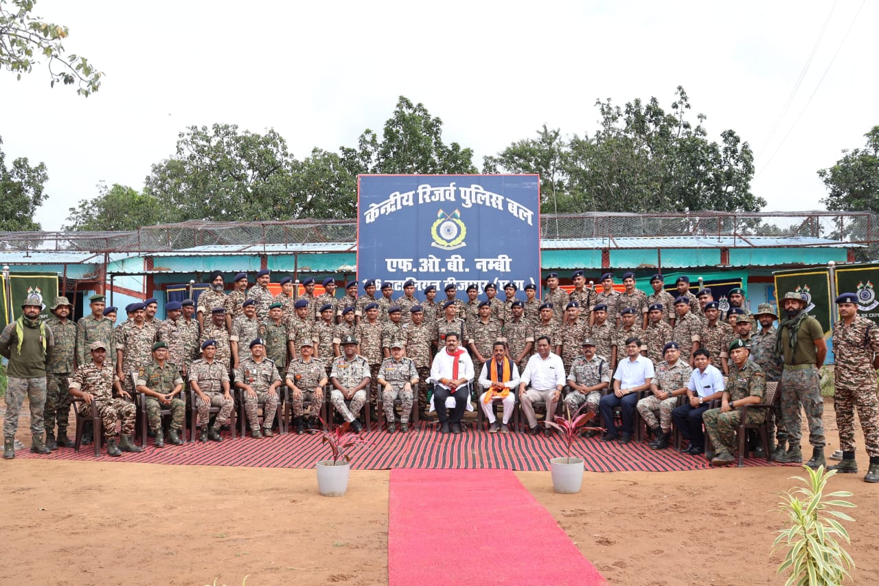 उपमुख्यमंत्री विजय शर्मा ने दूरस्थ ग्राम नंबी में सीआरपीएफ कैंप के जवानों से की मुलाकात….