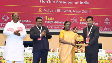 राज्यपाल डेका से विभिन्न विश्वविद्यालयों के कुलपतियों ने सौजन्य भेंट की….