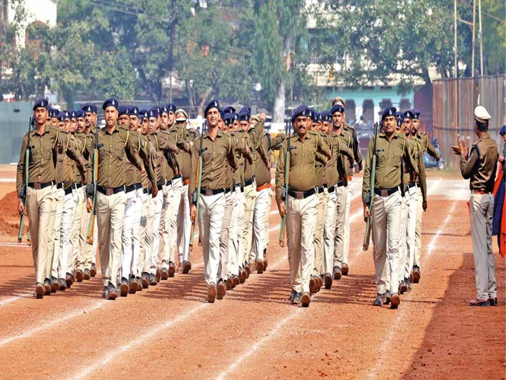 राष्ट्रीय एकता दिवस परेड में गूंजेगा एमपी पुलिस का जोश: 334 जवान गुजरात में करेंगे राज्य का प्रतिनिधित्व राष्ट्रीय एकता दिवस परेड में गूंजेगा एमपी पुलिस का जोश: 334 जवान गुजरात में करेंगे राज्य का प्रतिनिधित्व