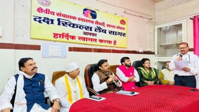 डॉक्टर्स की इमरजेंसी कक्ष में उपस्थिति सुनिश्चित करें : उप मुख्यमंत्री शुक्ल