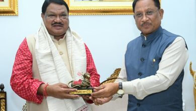 मुख्यमंत्री विष्णुदेव साय से केंद्रीय जनजातीय कार्य मंत्री जुएल ओराम ने की सौजन्य मुलाकात…. मुख्यमंत्री विष्णुदेव साय से केंद्रीय जनजातीय कार्य मंत्री जुएल ओराम ने की सौजन्य मुलाकात….