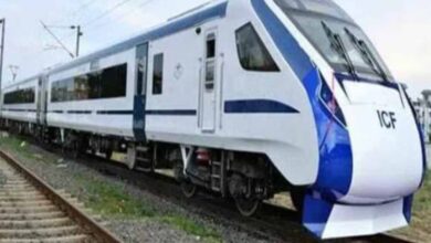 वंदे भारत एक्सप्रेस के पायलट की हरकत देख यात्रियों के उड़े होश, रेलवे में मचा हड़कंप!