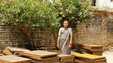 सेंट्रिंग प्लेट्स से मिला दी रश्मि के सपनों को सहारा: बिर्रा गांव की रश्मि अब 20 हजार महीने की कमाई से बनी आत्मनिर्भर महिला उद्यमी…..