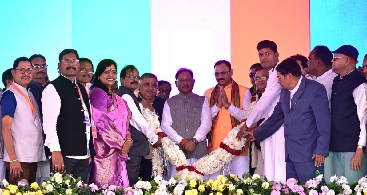 कल्चुरी कलार समाज के सम्मेलन में शामिल हुए मुख्यमंत्री,रतनपुर में 100 बिस्तर अस्पताल एवं 1 करोड़ रुपए की लागत से सामुदायिक भवन निर्माण की घोषणा.. कल्चुरी कलार समाज के सम्मेलन में शामिल हुए मुख्यमंत्री,रतनपुर में 100 बिस्तर अस्पताल एवं 1 करोड़ रुपए की लागत से सामुदायिक भवन निर्माण की घोषणा..