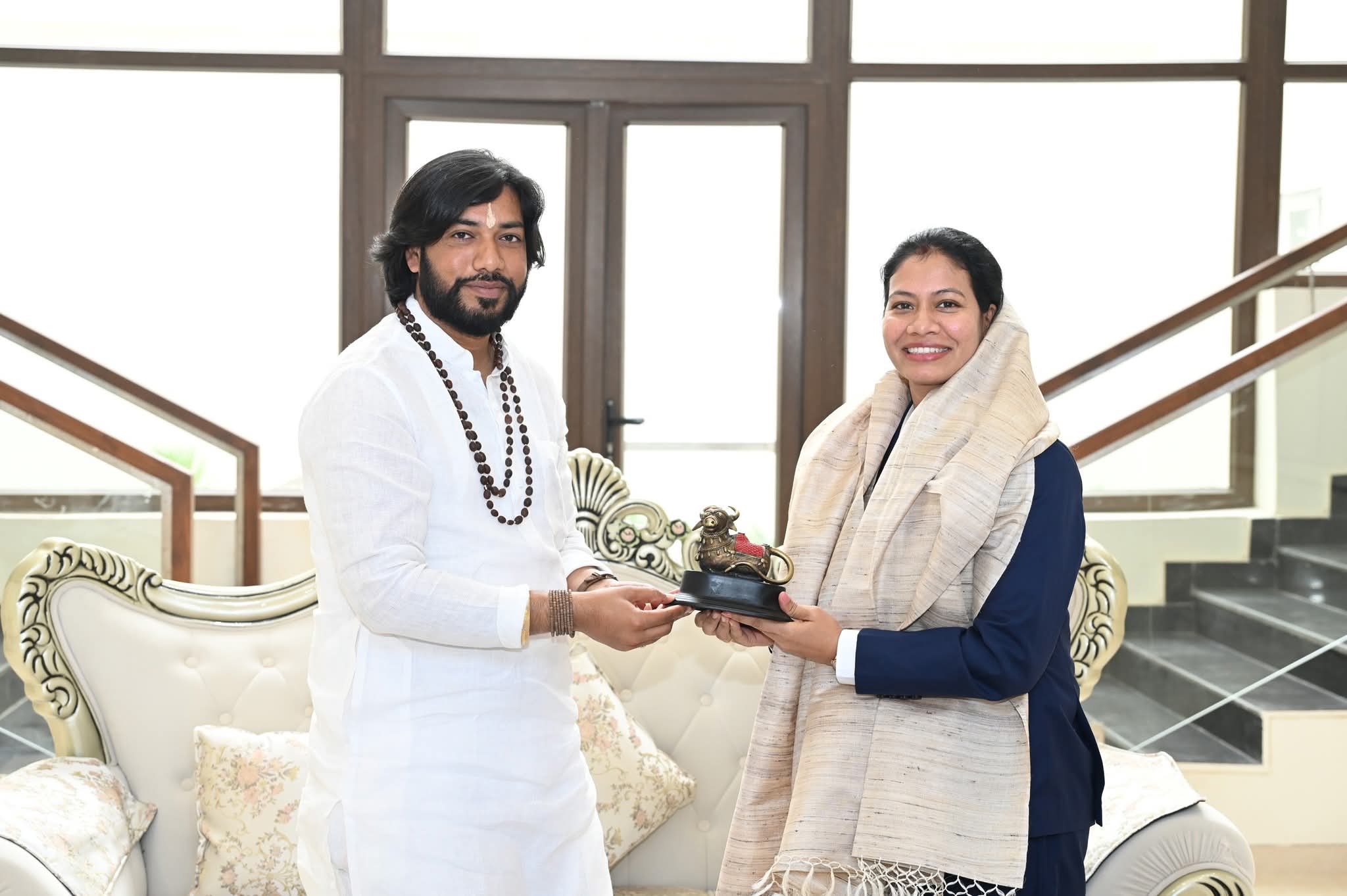 भारतीय महिला क्रिकेट टीम की फिजियोथैरेपिस्ट आकांक्षा सत्यवंशी ने की अनुसूचित जाति मंत्री एवं सतनामी समाज के गुरु खुशवंत साहेब से सौजन्य मुलाकात भारतीय महिला क्रिकेट टीम की फिजियोथैरेपिस्ट आकांक्षा सत्यवंशी ने की अनुसूचित जाति मंत्री एवं सतनामी समाज के गुरु खुशवंत साहेब से सौजन्य मुलाकात