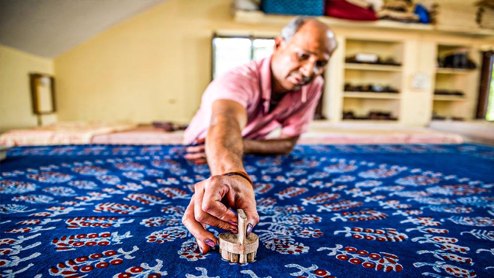 मध्यप्रदेश पर्यटन की नई पहल: महेश्वर में हैंडलूम और कुक्षी में क्राफ्ट टूरिज्म विलेज का विकास मध्यप्रदेश पर्यटन की नई पहल: महेश्वर में हैंडलूम और कुक्षी में क्राफ्ट टूरिज्म विलेज का विकास