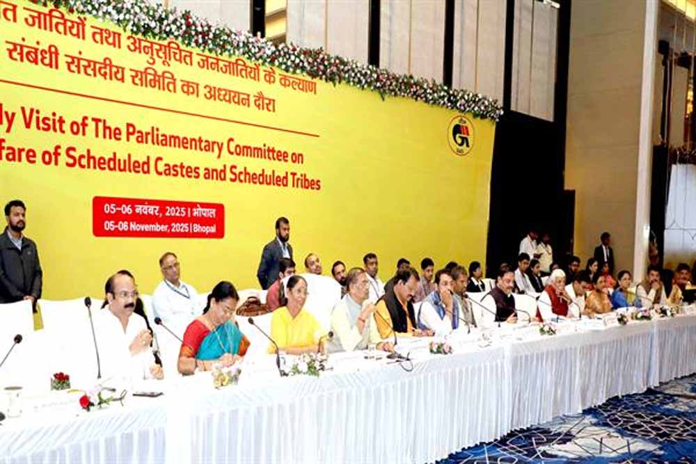 अनुसूचित जाति-जनजाति कल्याण संबंधी योजनाओं पर संसदीय समिति का अध्ययन दौरा अनुसूचित जाति-जनजाति कल्याण संबंधी योजनाओं पर संसदीय समिति का अध्ययन दौरा