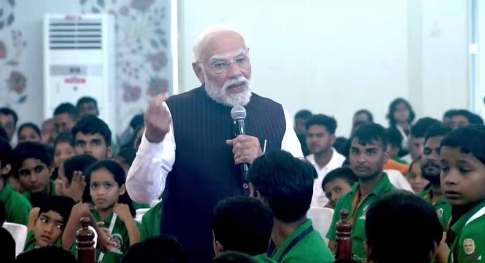 सत्य साईं संजीवनी हॉस्पिटल में पीएम मोदी का आगमन, 2,500 बच्चों से करी  दिल की बात