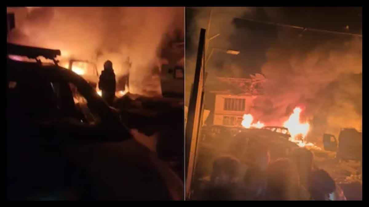 Desh News: नौगाम में सैंपलिंग के दौरान विस्फोट, DGP बोले- जांच कर रहे पुलिस अधिकारी की भी मौत Desh News: नौगाम में सैंपलिंग के दौरान विस्फोट, DGP बोले- जांच कर रहे पुलिस अधिकारी की भी मौत