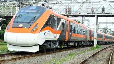 प्रधानमंत्री  मोदी ने बनारस-खजुराहो वंदे भारत ट्रेन की दी सौगात