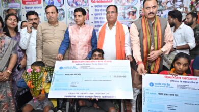 छत्तीसगढ़ राज्योत्सव का भव्य शुभारंभ, हितग्राहियों को मिला लाभ—सांस्कृतिक संध्या ने बांधा समां….