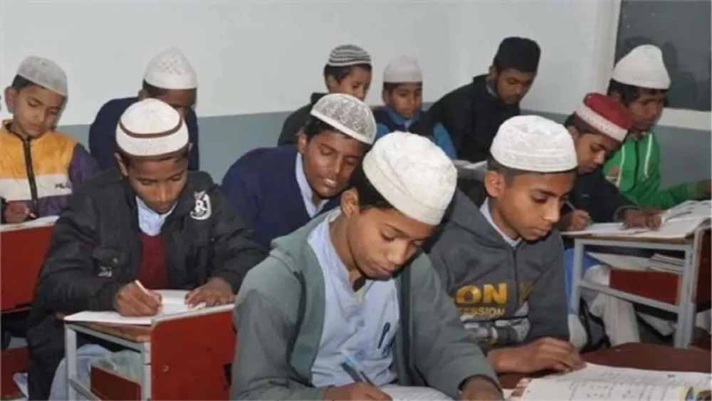 जबलपुर में वक्फ बोर्ड स्कूल पर कार्रवाई: अब जुमे की नमाज के दिन नहीं मिलेगी छुट्टी