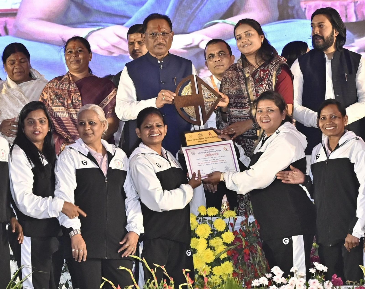 नई उड़ान, नया क्षितिज – छत्तीसगढ़ में महतारियों के सशक्तिकरण की कहानी….